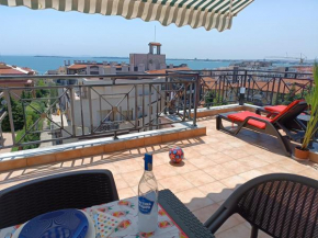 Rooftop Sea View Apartment Sveti Vlas